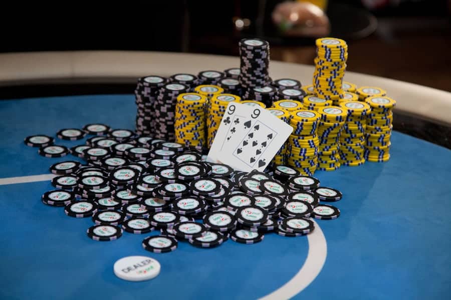 2 nhược điểm mà người chơi thường mắc phải khi chơi bài Baccarat - Hình 2 2 nhuoc diem ma nguoi choi thuong mac phai khi choi bai baccarat - hinh 2