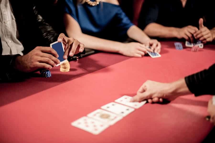 Bàn về việc chọn phòng cược trong game bài Poker - Hình 3 ban ve viec chon phong cuoc trong game bai poker - hinh 3