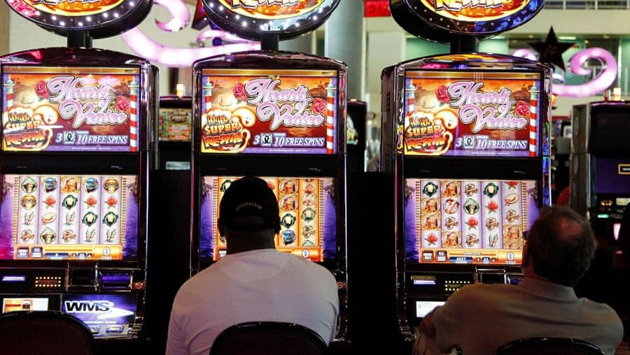 Hướng dẫn cách chơi Slot Machine dễ dàng tại các sòng bài casino - Hình 3 huong dan cach choi slot machine de dang tai cac song bai casino - hinh 3
