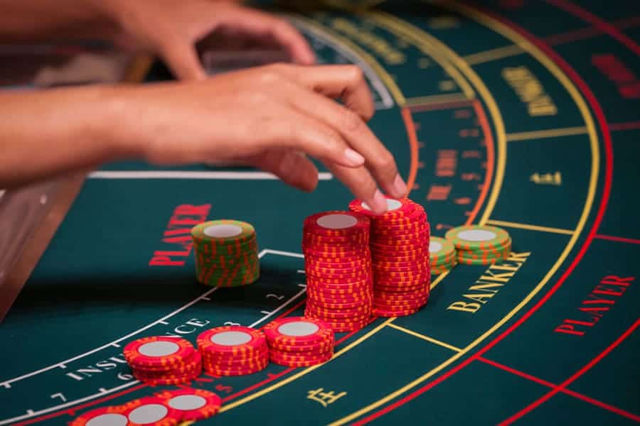 Kiếm tiền triệu mỗi ngày với thủ thuật chơi bài Baccarat cực dễ - Hình 3 kiem tien trieu moi ngay voi thu thuat choi bai baccarat cuc de - hinh 3