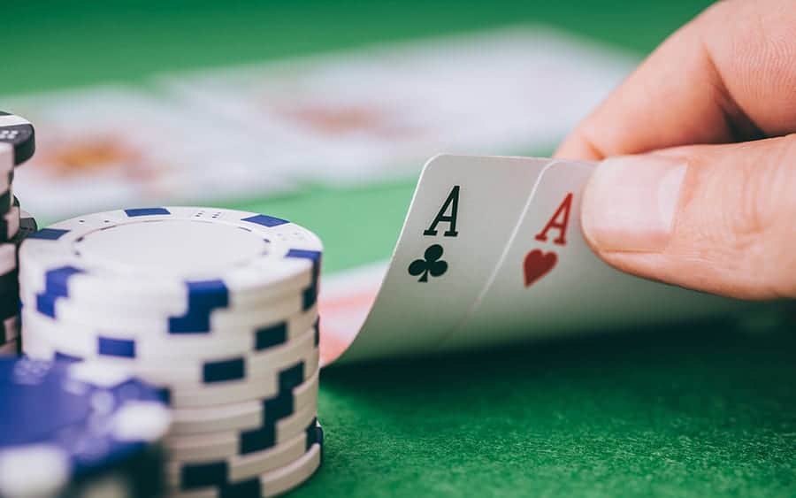 Những chiến thuật chơi Poker giúp bạn đánh gục đối thủ - Hình 3 nhung chien thuat choi poker giup ban danh guc doi thu - hinh 3