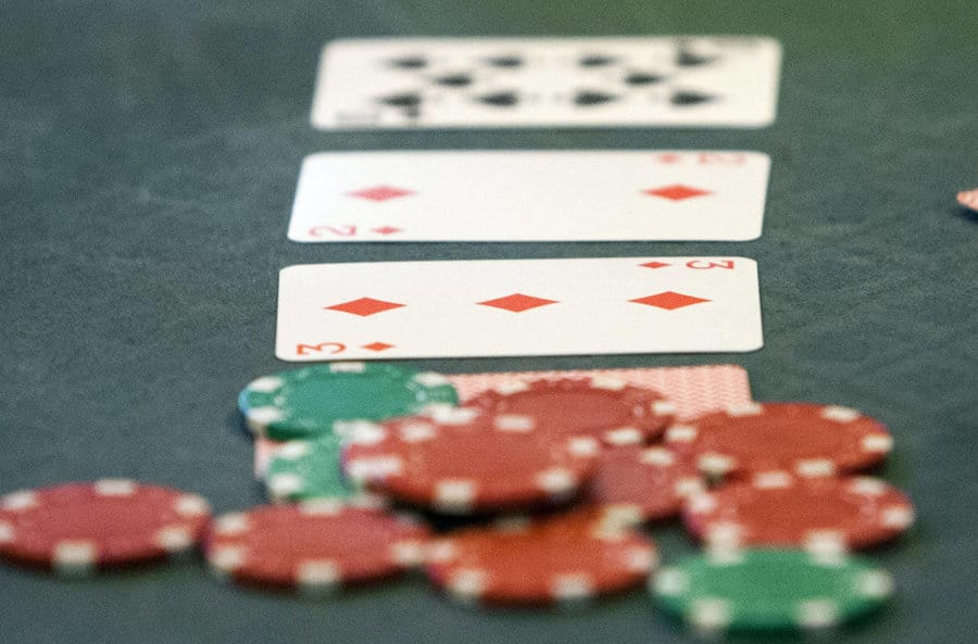 Một số nguyên tắc vàng cần tuân thủ trong Bài Baccarat - Hình 3 mot so nguyen tac vang can tuan thu trong bai baccarat - hinh 3