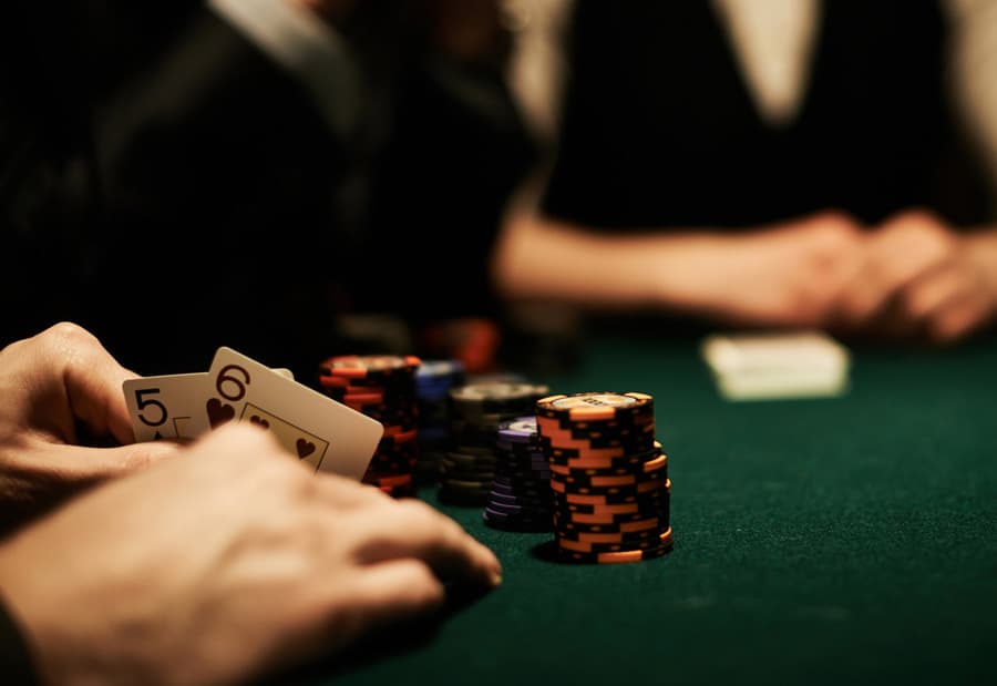 Các cách nhận xét cửa chơi trong game Baccarat - Hình 1 cac cach nhan xet cua choi trong game baccarat - hinh 1