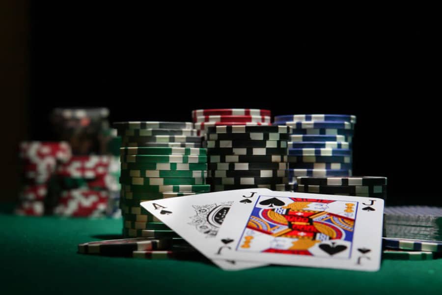 Bạn có muốn gặp vận may trên bàn Blackjack - Hình 3 ban co muon gap van may tren ban blackjack - hinh 3