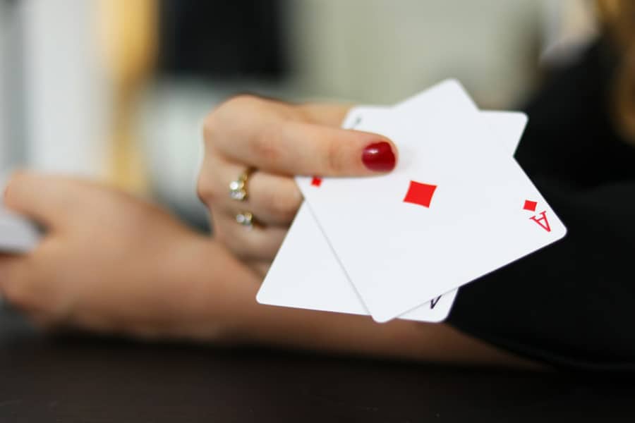 Những chiến thuật chơi Blackjack bạn nên biết - Hình 2 nhung chien thuat choi blackjack ban nen biet - hinh 2