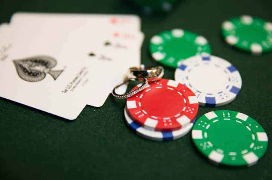 Làm thế nào để chiến thắng bàn đấu Baccarat? - Hình 2 lam the nao de chien thang ban dau baccarat? - hinh 2