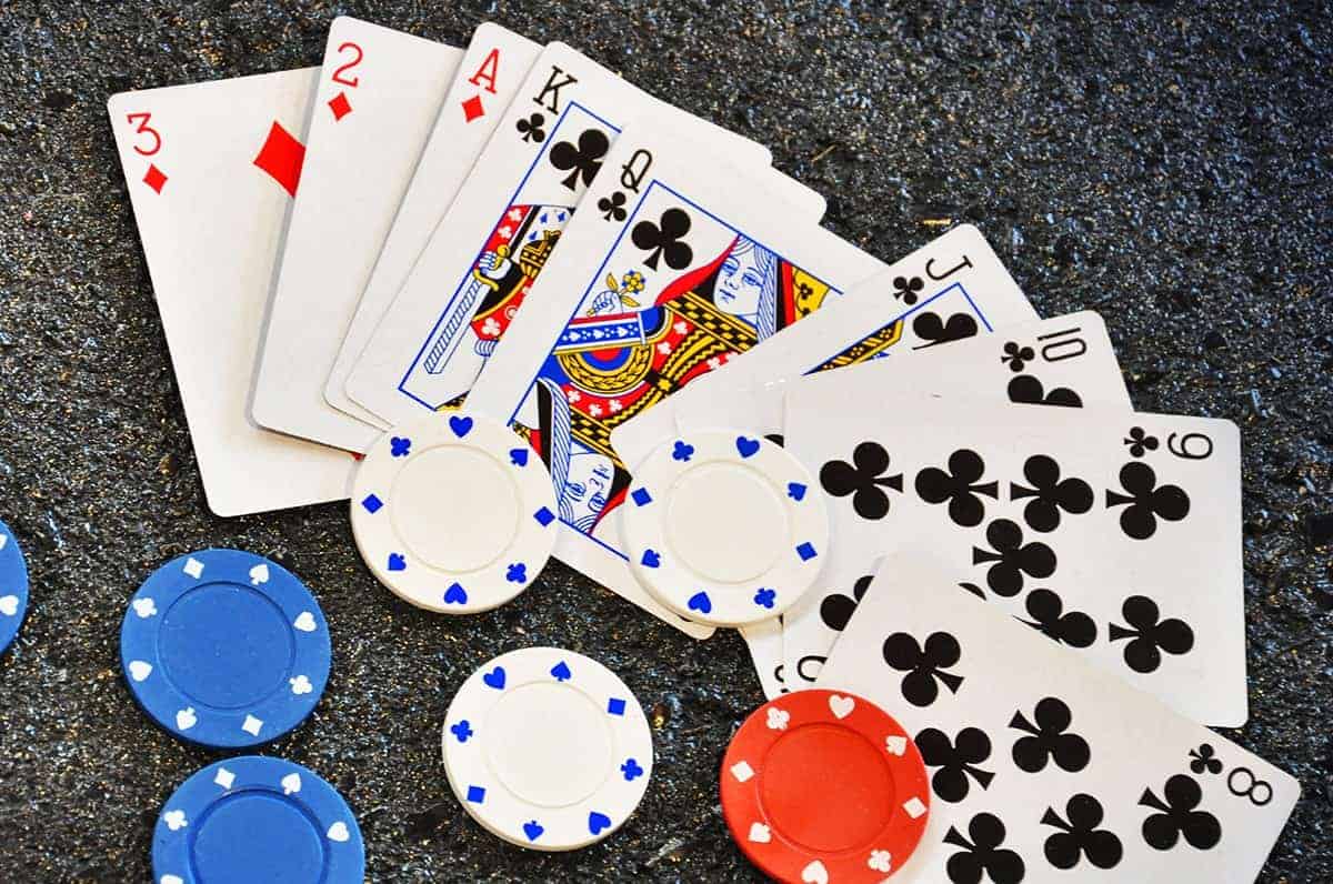 Làm thế nào để chiến thắng bàn đấu Baccarat? - Hình 3 lam the nao de chien thang ban dau baccarat? - hinh 3