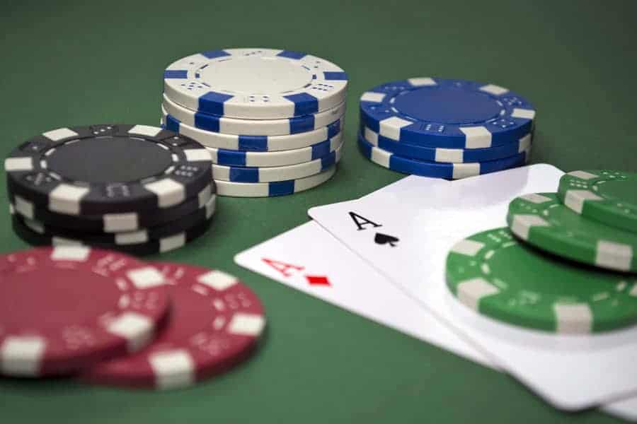Tránh những hiểu lầm trên bàn đấu Blackjack - Hình 1 tranh nhung hieu lam tren ban dau blackjack - hinh 1