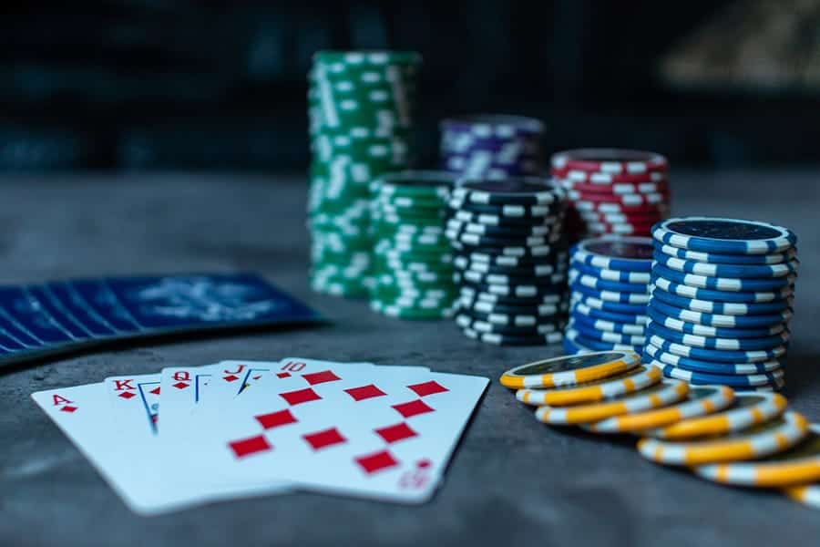 Tránh những hiểu lầm trên bàn đấu Blackjack - Hình 2 tranh nhung hieu lam tren ban dau blackjack - hinh 2