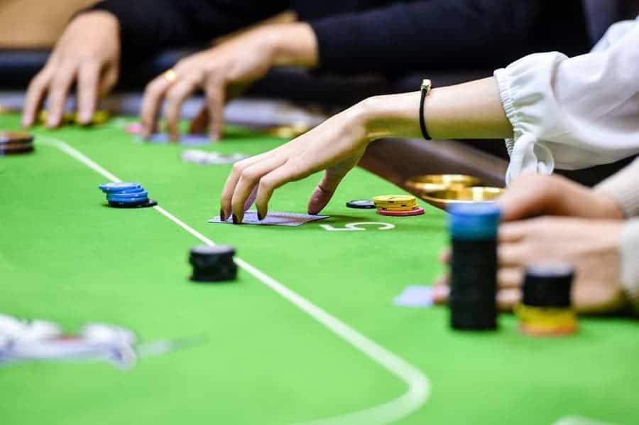 Người chơi Texas Hold'em Poker cần quan tâm những gì? - Hình 3 nguoi choi texas hold'em poker can quan tam nhung gi? - hinh 3