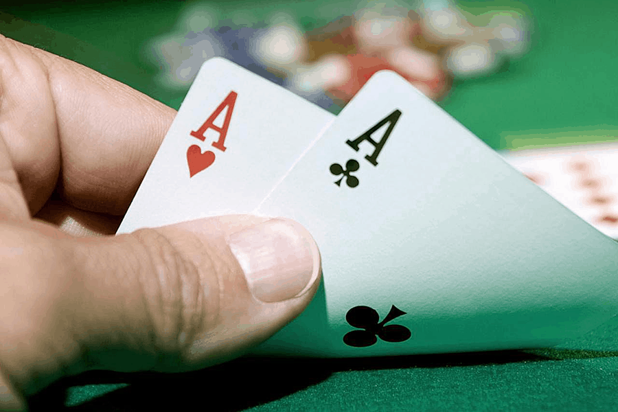 Tìm hiểu về game bài Poker với những kiến thức sơ đẳng nhất - Hình 2 tim hieu ve game bai poker voi nhung kien thuc so dang nhat - hinh 2