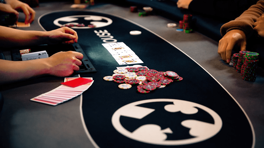 Luật chơi BlackJack và những mẹo chơi cho người mới - Hình 2 luat choi blackjack va nhung meo choi cho nguoi moi - hinh 2