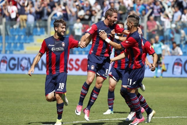 Soi kèo nhà cái bóng đá trận Crotone vs Parma Soi kèo nhà cái bóng đá trận Crotone vs Parma