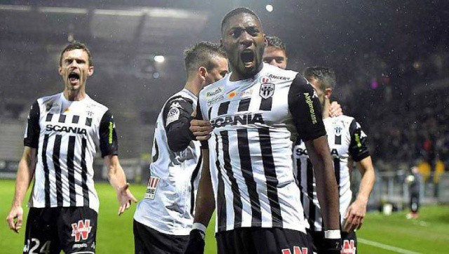 Soi kèo nhà cái bóng đá trận Angers vs Nimes Soi kèo nhà cái bóng đá trận Angers vs Nimes