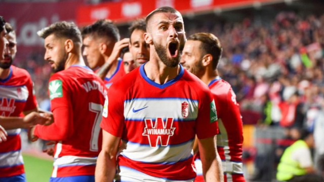 Soi kèo nhà cái bóng đá trận Granada CF vs Barcelona Soi kèo nhà cái bóng đá trận Granada CF vs Barcelona