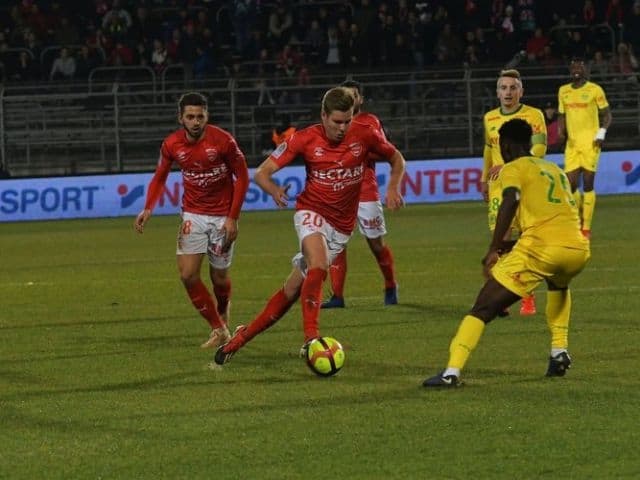 Soi kèo nhà cái bóng đá trận Nimes vs Lille Soi kèo nhà cái bóng đá trận Nimes vs Lille