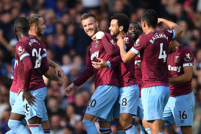 Soi kèo nhà cái bóng đá trận West Ham vs West Brom Soi kèo nhà cái bóng đá trận West Ham vs West Brom
