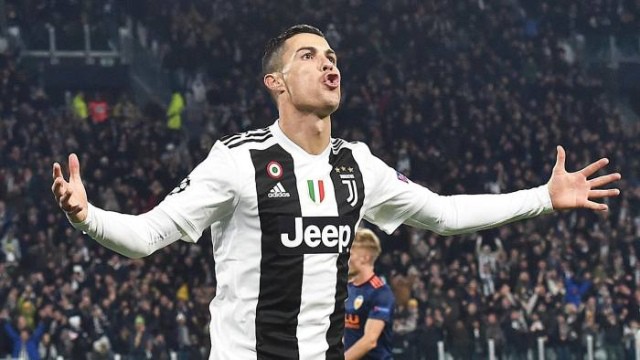 Soi kèo nhà cái bóng đá trận Juventus vs Crotone Soi kèo nhà cái bóng đá trận Juventus vs Crotone