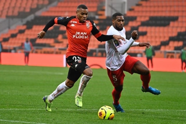 Soi kèo nhà cái bóng đá trận Lorient vs Nice Soi kèo nhà cái bóng đá trận Lorient vs Nice