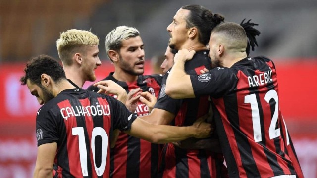 Soi kèo nhà cái bóng đá trận AC Milan vs Benevento Soi kèo nhà cái bóng đá trận AC Milan vs Benevento