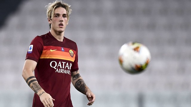Soi kèo nhà cái bóng đá trận AS Roma vs Crotone Soi kèo nhà cái bóng đá trận AS Roma vs Crotone