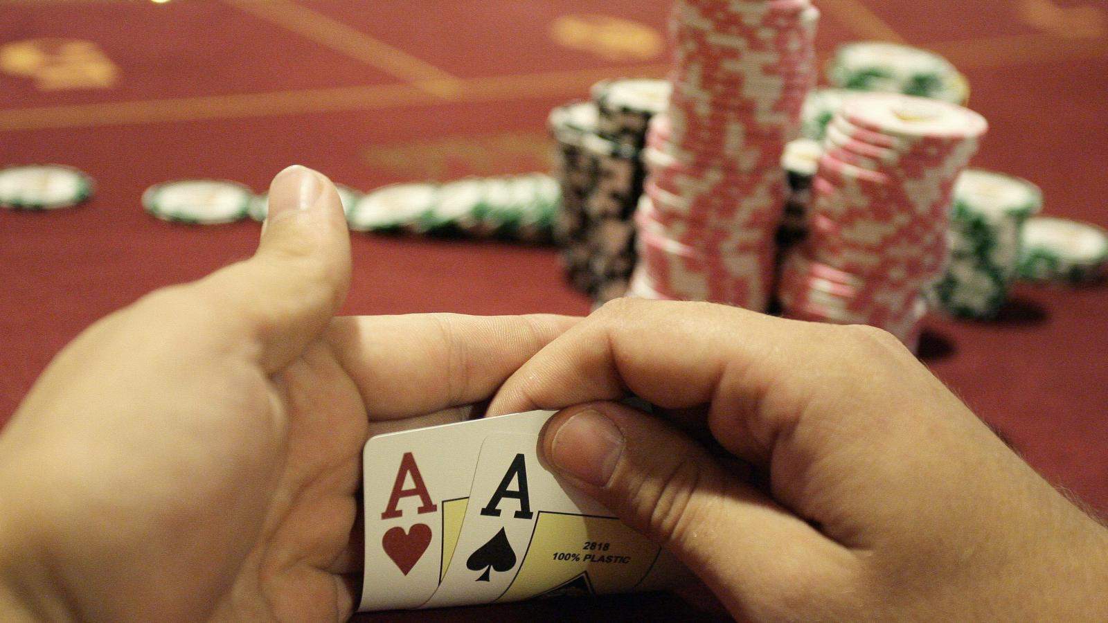 Thắng poker nhờ những chiến thuật cơ bản Thang poker nho nhung chien thuat co ban