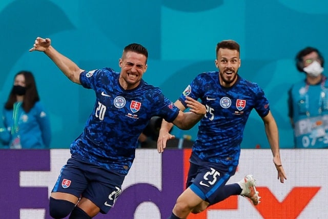 Soi kèo nhà cái bóng đá trận Slovakia vs Tây Ban Nha