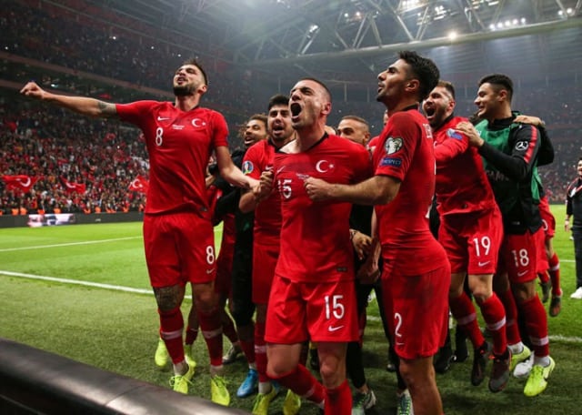 Soi kèo nhà cái bóng đá trận Thổ Nhĩ Kỳ vs Ý Soi kèo nhà cái bóng đá trận Thổ Nhĩ Kỳ vs Ý