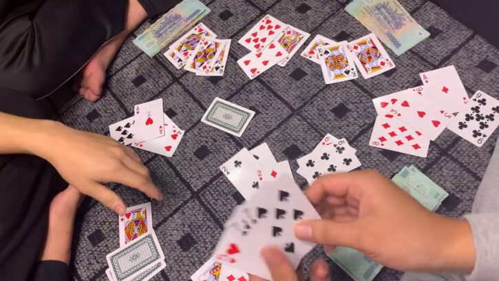 Những ưu và nhược điểm của game bài phỏm (tá lả) Nhung uu va nhuoc diem cua game bai phom (ta la)