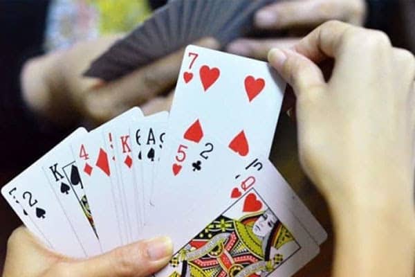 Những khó khăn khi chơi bài tiến lên miền Bắc Nhung kho khan khi choi bai tien len mien Bac