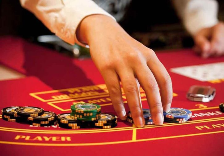 Chỉ ra vài lựa chọn bàn cần đưa ra trong lúc chơi Blackjack Chi ra vai lua chon ban can dua ra trong luc choi Blackjack
