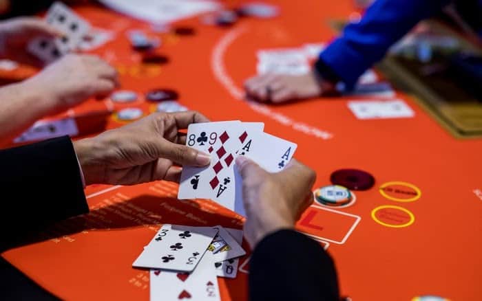 Nhung dieu khong nen co khi vao choi bai Baccarat an tien that