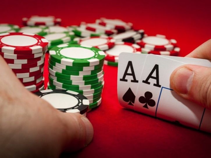 Những chiêu thức chơi poker độc đáo và hấp dẫn nhất Nhung chieu thuc choi poker doc dao va hap dan nhat