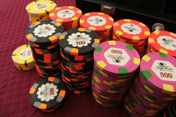 Nâng cao thành tích trong tựa game phỏm chỉ bằng cách chơi đơn giản Nang cao thanh tich trong tua game phom chi bang cach choi don gian