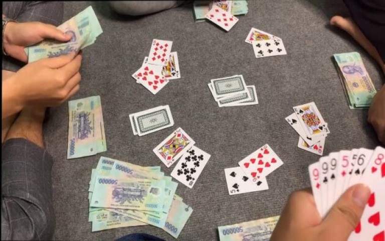 Phân tích các loại bài cào có hiện tại trên thị trường? Phan tich cac loai bai cao co hien tai tren thi truong?