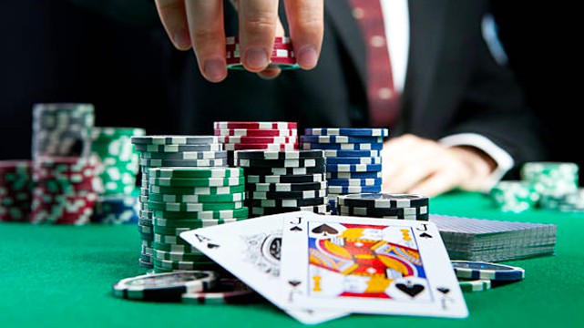Những lỗi thường gặp trong Poker và luôn khiến người chơi bị thua khi mắc phải Nhung loi thuong gap trong Poker va luon khien nguoi choi bi thua khi mac phai