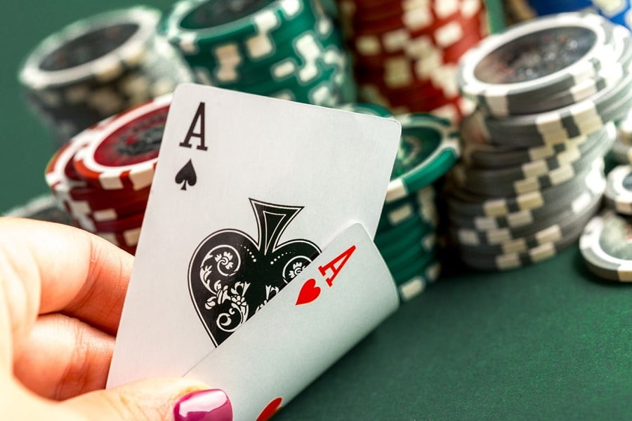 Điều gì giúp bạn có được kỹ năng tốt hơn để thắng đối thủ trong Poker?
